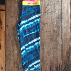Nike Pro Capri Leggings